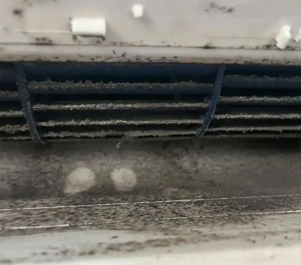 瑞安空调吹的风有股烧焦味是怎么回事